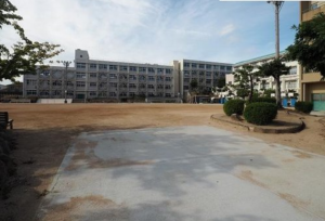 神戸市垂水区美山台、中古一戸建ての小学校画像です