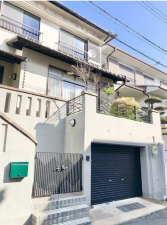 神戸市垂水区歌敷山、中古一戸建ての外観画像です
