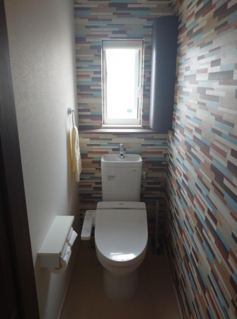 神戸市垂水区南多聞台、中古一戸建てのトイレ画像です