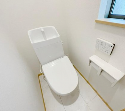 神戸市垂水区千鳥が丘、新築一戸建てのトイレ画像です