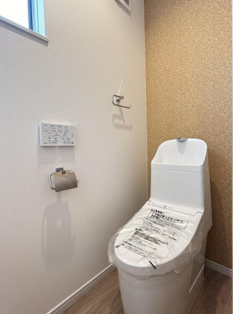 神戸市垂水区星陵台、新築一戸建てのトイレ画像です