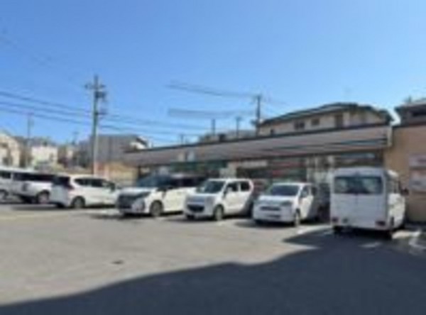 神戸市垂水区西舞子、中古一戸建てのコンビニ画像です