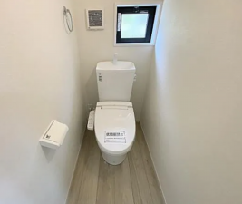 神戸市垂水区南多聞台、新築一戸建てのトイレ画像です