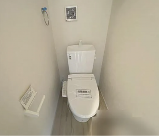 神戸市垂水区南多聞台、新築一戸建てのトイレ画像です