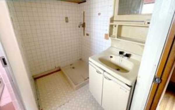神戸市垂水区福田、中古一戸建ての洗面画像です