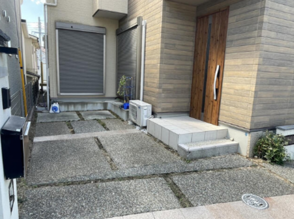 神戸市垂水区高丸、中古一戸建ての駐車場画像です
