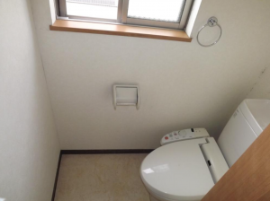 神戸市垂水区東垂水町、中古一戸建てのトイレ画像です
