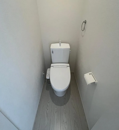 神戸市垂水区歌敷山、新築一戸建てのトイレ画像です