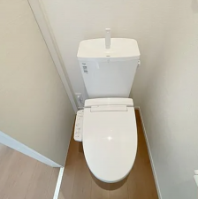 神戸市垂水区歌敷山、新築一戸建てのトイレ画像です