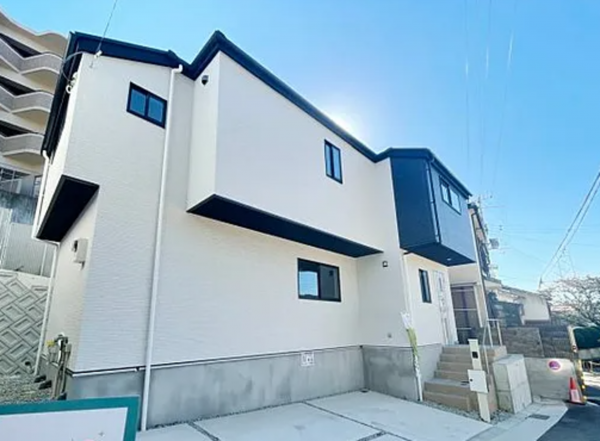 神戸市垂水区歌敷山、新築一戸建ての外観画像です