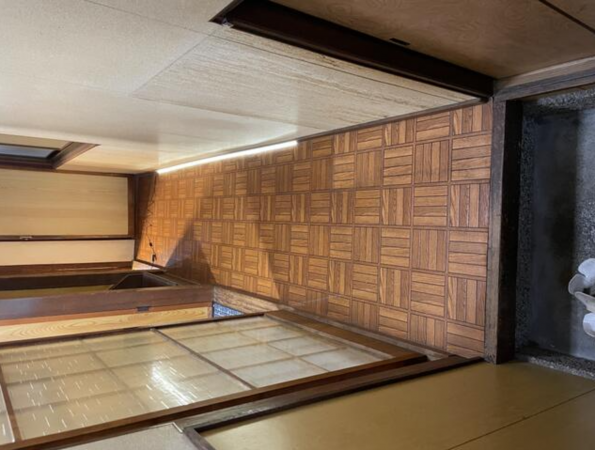 神戸市垂水区塩屋町、中古一戸建ての玄関画像です
