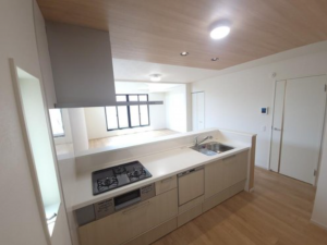 神戸市垂水区馬場通、新築一戸建てのキッチン画像です