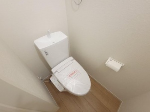 神戸市垂水区馬場通、新築一戸建てのトイレ画像です