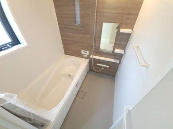 神戸市垂水区馬場通、新築一戸建ての風呂画像です