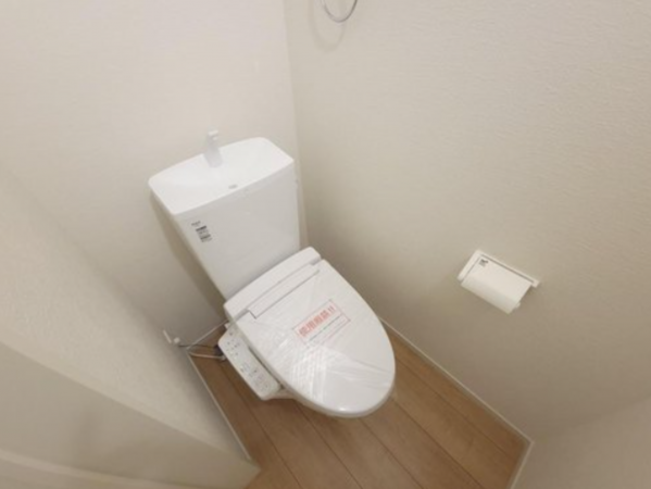 神戸市垂水区馬場通、新築一戸建てのトイレ画像です