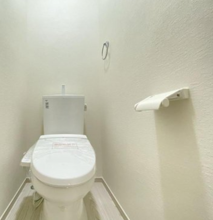 神戸市垂水区清水通、新築一戸建てのトイレ画像です