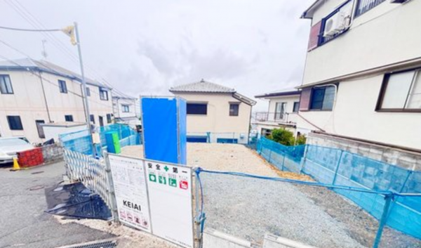 神戸市垂水区舞子坂、新築一戸建ての前面道路を含む現地写真画像です