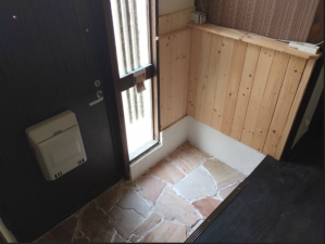 神戸市垂水区塩屋町、中古一戸建ての玄関画像です