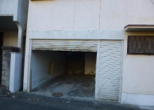 神戸市垂水区塩屋町、中古一戸建ての駐車場画像です