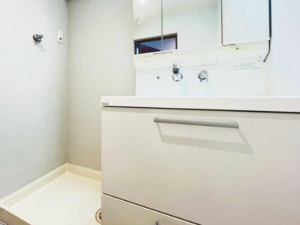神戸市垂水区塩屋町、マンションの洗面画像です