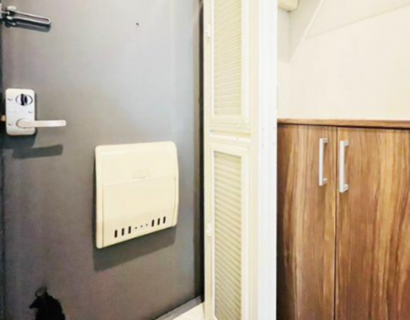 神戸市垂水区塩屋町、マンションの玄関画像です