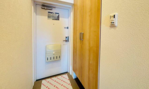 神戸市垂水区塩屋町、マンションの玄関画像です