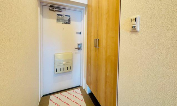 神戸市垂水区塩屋町、マンションの玄関画像です