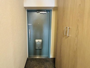 神戸市垂水区清水が丘、マンションの玄関画像です