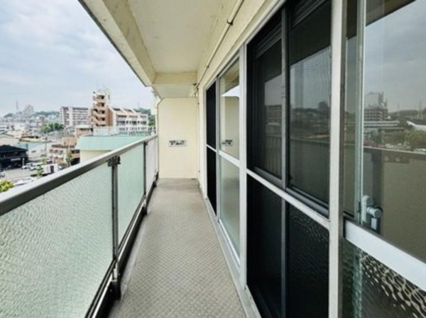 神戸市垂水区清水が丘、マンションのバルコニー画像です