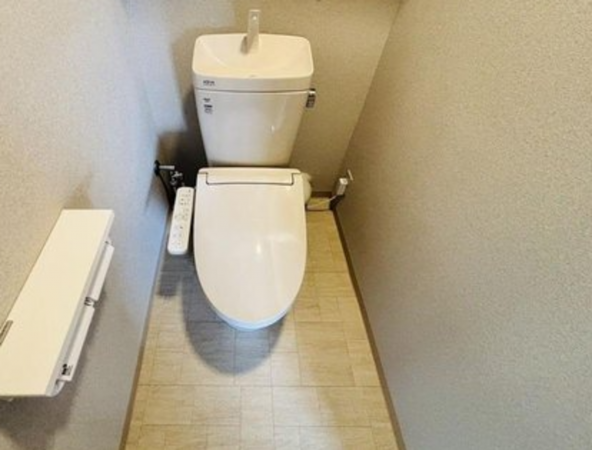 神戸市垂水区清水が丘、マンションのトイレ画像です