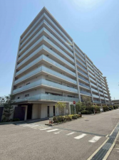 神戸市垂水区星陵台、マンションの外観画像です