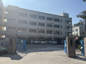 神戸市垂水区上高丸、マンションの小学校画像です