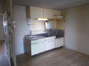 神戸市垂水区高丸、マンションのキッチン画像です