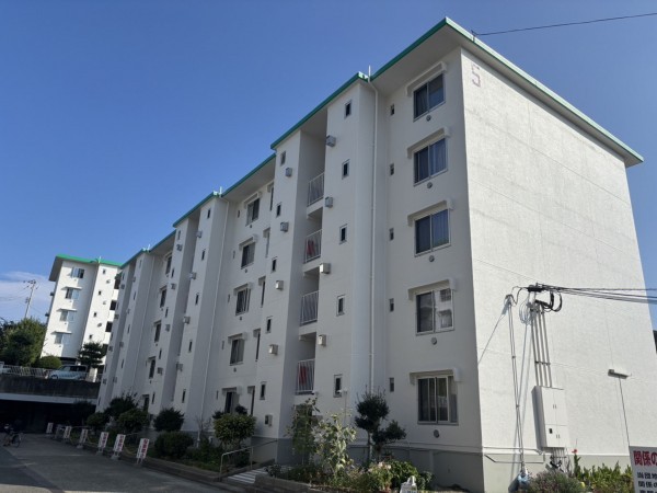 神戸市垂水区高丸、マンションの外観画像です