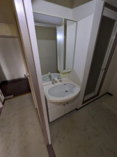 神戸市垂水区千代が丘、マンションの洗面画像です