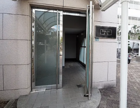 神戸市垂水区舞子坂、マンションのエントランス画像です