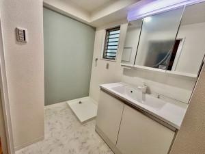 神戸市垂水区青山台、マンションの洗面画像です