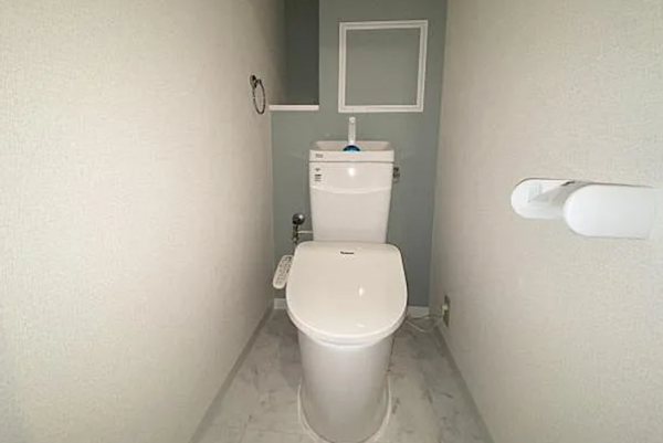 神戸市垂水区青山台、マンションのトイレ画像です