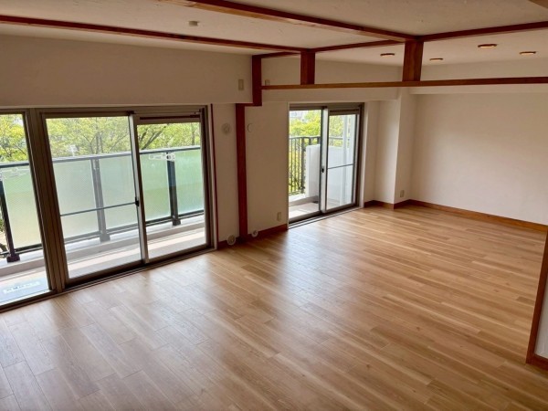 神戸市垂水区青山台、マンションの居間画像です