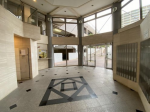 神戸市垂水区塩屋町、マンションのエントランス画像です