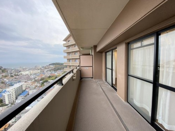 神戸市垂水区塩屋町、マンションのバルコニー画像です