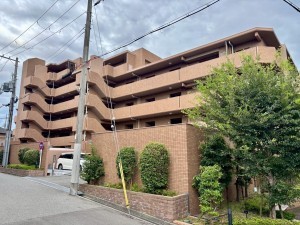 神戸市垂水区旭が丘、マンションの外観画像です