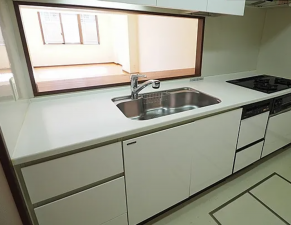 神戸市垂水区旭が丘、マンションのキッチン画像です