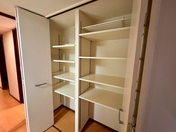 神戸市垂水区旭が丘、マンションの収納画像です