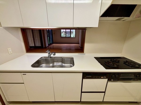 神戸市垂水区旭が丘、マンションのキッチン画像です