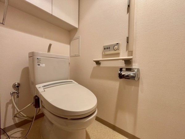神戸市垂水区旭が丘、マンションのトイレ画像です
