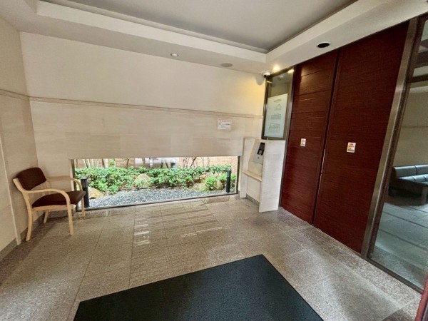 神戸市垂水区旭が丘、マンションのエントランス画像です