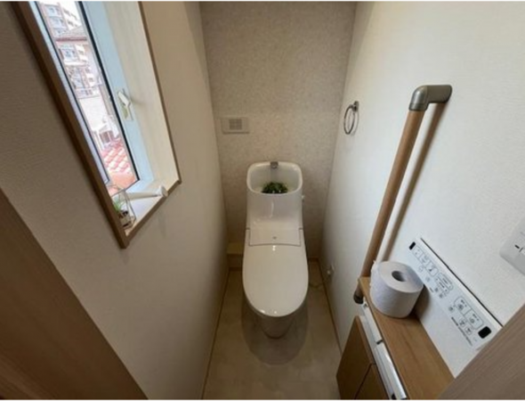 神戸市垂水区旭が丘、中古一戸建てのトイレ画像です