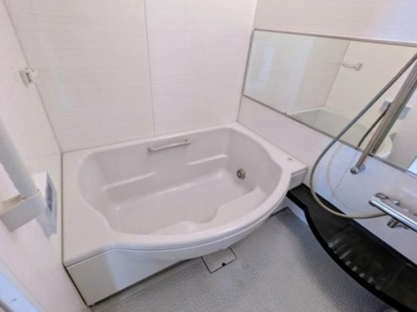 神戸市垂水区上高丸、マンションの風呂画像です