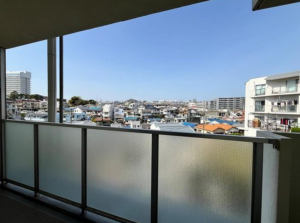 神戸市垂水区五色山、マンションのバルコニー画像です